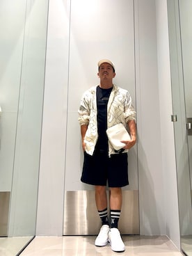 「ARMANI EXCHANGE（アルマーニエクスチェンジ）の【A|X アルマーニ エクスチェンジ】AXロゴ 半袖クルーネックTシャツ/REGULAR（Tシャツ/カットソー、ブラック系）」を使った、TOI-Tさん（メンズ・170cm）の夏コーディネート
