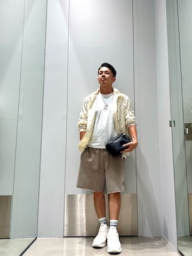 「ARMANI EXCHANGE（アルマーニエクスチェンジ）の【A|X アルマーニ エクスチェンジ】メッシュコンビ レースアップスニーカー（スニーカー、ホワイト系）」を使った、TOI-Tさん（メンズ・170cm）の夏コーディネート
