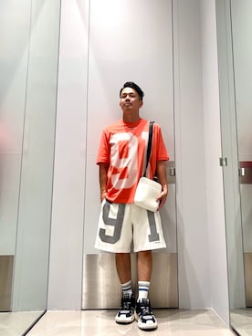 「ARMANI EXCHANGE（アルマーニエクスチェンジ）の【A|X アルマーニ エクスチェンジ】ロゴチャンキーソール レースアップスニーカー（スニーカー、ブルー系）」を使った、TOI-Tさん（メンズ・170cm）の夏コーディネート