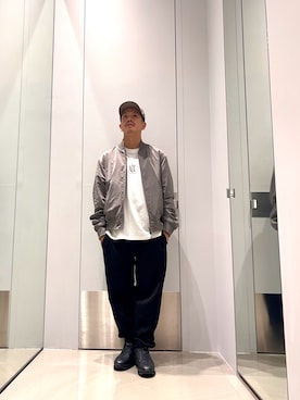 「ARMANI EXCHANGE（アルマーニエクスチェンジ）の【A|X アルマーニ エクスチェンジ】オールオーバーロゴ レースアップスニーカー（スニーカー、ホワイト系）」を使った、TOI-Tさん（メンズ・170cm）の秋コーディネート