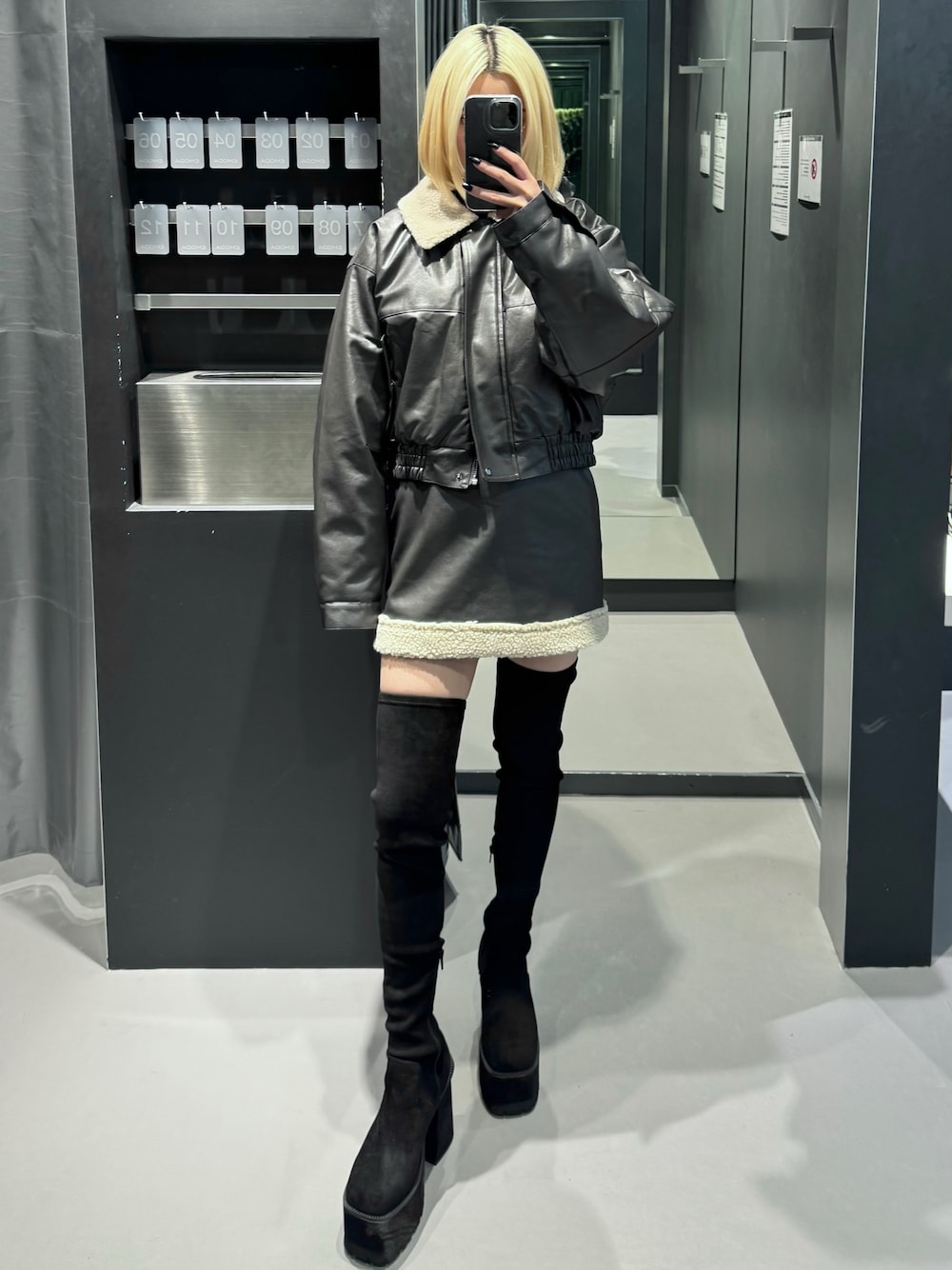 2024.11.08 UP｜エモダ（EMODA）、小池李花子、24740797｜RUNWAY