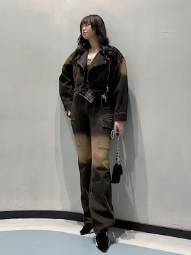 「EVRIS（エヴリス）のスウェードポインテッドスニーカーヒール（パンプス）」を使った、Aoiさん（レディース・164cm）の秋コーディネート