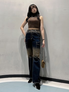 「EVRIS（エヴリス）のスウェードポインテッドスニーカーヒール（パンプス）」を使った、Aoiさん（レディース・164cm）の秋コーディネート