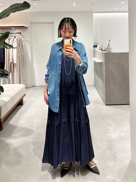「LOUNGEDRESS（ラウンジドレス）の【サイズ展開あり/初夏まで着られる】フルイドデニムシャツ（シャツ/ブラウス、ブルー系）」を使った、yumiii85さん（レディース・161cm）の春コーディネート