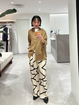 「LOUNGEDRESS（ラウンジドレス）のリネンバックタイシャツ（シャツ/ブラウス、イエロー系）」を使った、yumiii85さん（レディース・161cm）の春コーディネート
