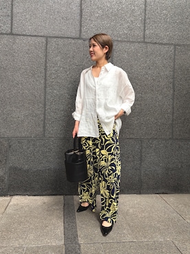 「URBAN RESEARCH（アーバンリサーチ）のリネン2WAYシャツ（シャツ/ブラウス、ホワイト系）」を使った、Ayumiさん（レディース・156cm）の春コーディネート