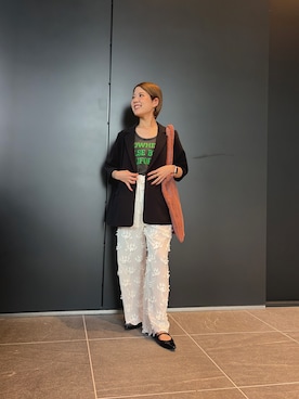 「URBAN RESEARCH（アーバンリサーチ）のポインテッドバックストラップシューズ（パンプス、ブラック系）」を使った、Ayumiさん（レディース・156cm）の春コーディネート