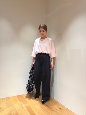 「URBAN RESEARCH（アーバンリサーチ）の『別注』ATON×URBAN RESEARCH　WIDE SLEEVE T-SHIRTS（Tシャツ/カットソー、ピンク系）」を使った、Ayumiさん（レディース・156cm）の春コーディネート