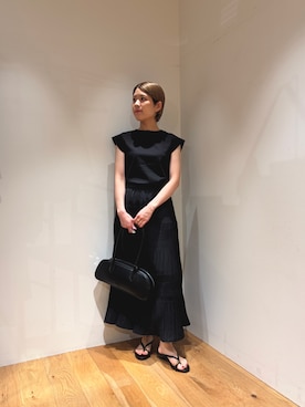 「MOHI（モヒ）のmohi　メタルリングサンダル（サンダル、ブラック系）」を使った、Ayumiさん（レディース・156cm）の春コーディネート