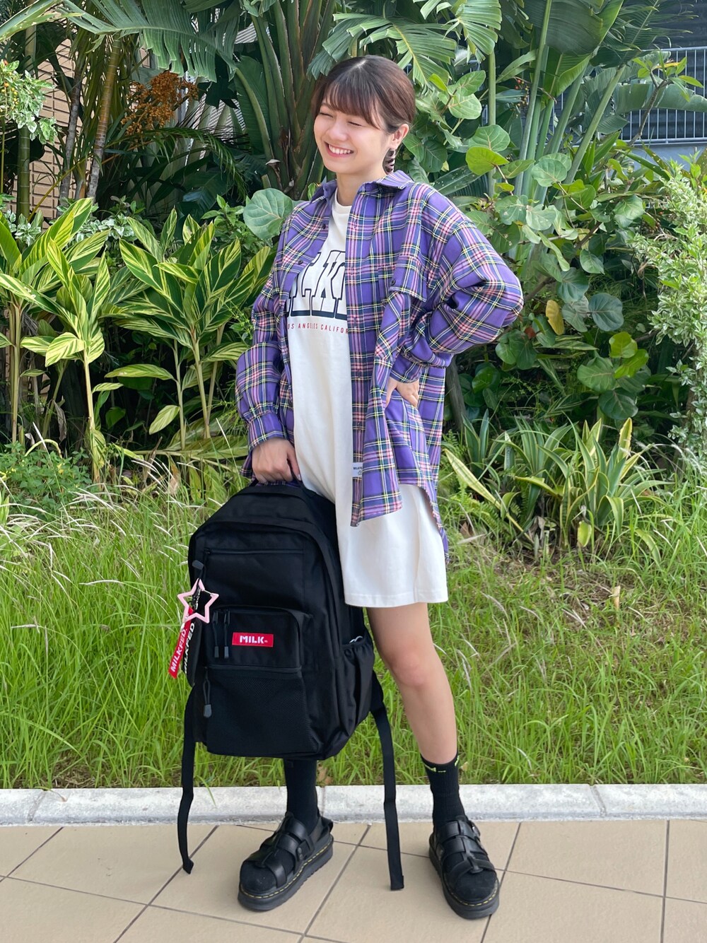 「MILKFED.のアイテム（ジャケット/アウター、パープル系）」を使った、あやかさん（レディース・157cm）の秋コーディネートの1枚目の写真