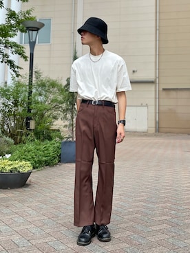 スラックスを使った バケットハット のメンズ人気ファッションコーディネート Wear