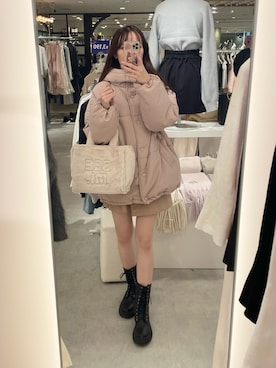 「アイテム（ダウンジャケット/コート、ピンク系）」を使った、saeさん（レディース・159cm）の秋コーディネート
