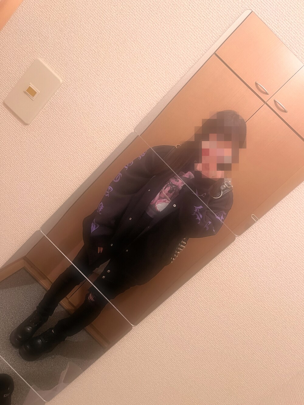 「休日スタイル、地雷、KRY、地雷系ファッション、地雷女、KRYclothing、KINGLYMASK、attagirl、骨格ストレート」｜「KINGLY MASKのアイテム（パーカー、ブラック系）」を使った、ゆさん（レディース・156cm）の春コーディネートの1枚目の写真