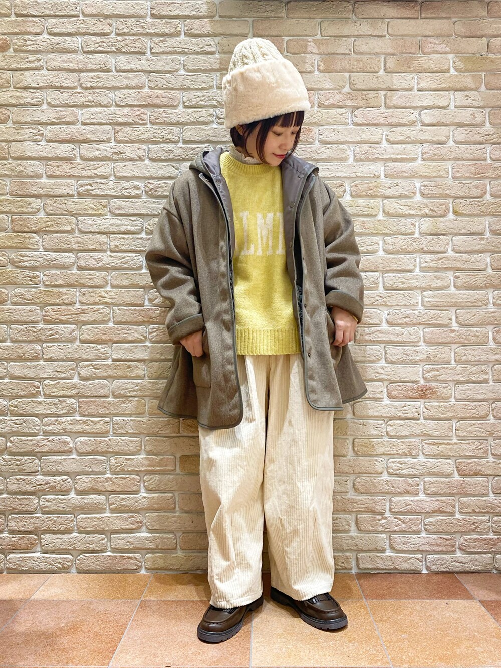 「Samansa Mos2、サマンサ モスモス(Samansa Mos2)、SM2、いいね、save、フォローお願いします🤑、おしゃれさんと繋がりたい、低身長、148cm、秋冬コーデ、低身長コーデ、低身長女子、ロゴニット、コーデュロイパンツ、ゆるコーデ、SM2keittioららぽーと磐田店、ららぽーと磐田」｜「Samansa Mos2のロゴジャカードニット（ニット/セーター、イエロー系）」を使った、む ら ま つさん（レディース・148cm）の秋コーディネートの1枚目の写真