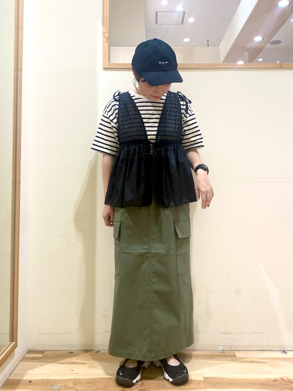 「サマンサモスモスブルー、Samansa Mos2 blue、レイヤードスタイル、プチプラ、カーゴスカート、ボーダー、シアーベスト、ootd、オトナカジュアル、ベスト、夏コーデ、低身長、148cm、低身長コーデ、低身長女子」｜「☺︎ CAN公式Instagram(静岡) ☺︎のぜひフォローをお願いします🙌 新作・最新情報をチェックできます🎉（その他、その他）」を使った、む ら ま つさん（レディース・148cm）の夏コーディネートの1枚目の写真