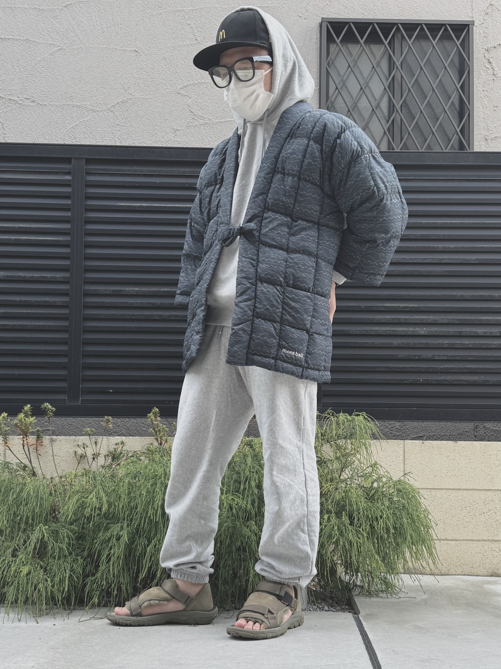 「秋冬コーデ、休日スタイル、お洒落さんとつながりたい、今日のコーデ」｜「UGGのアイテム（サンダル、グリーン系）」を使った、nabapeさん（メンズ・166cm）の冬コーディネートの1枚目の写真