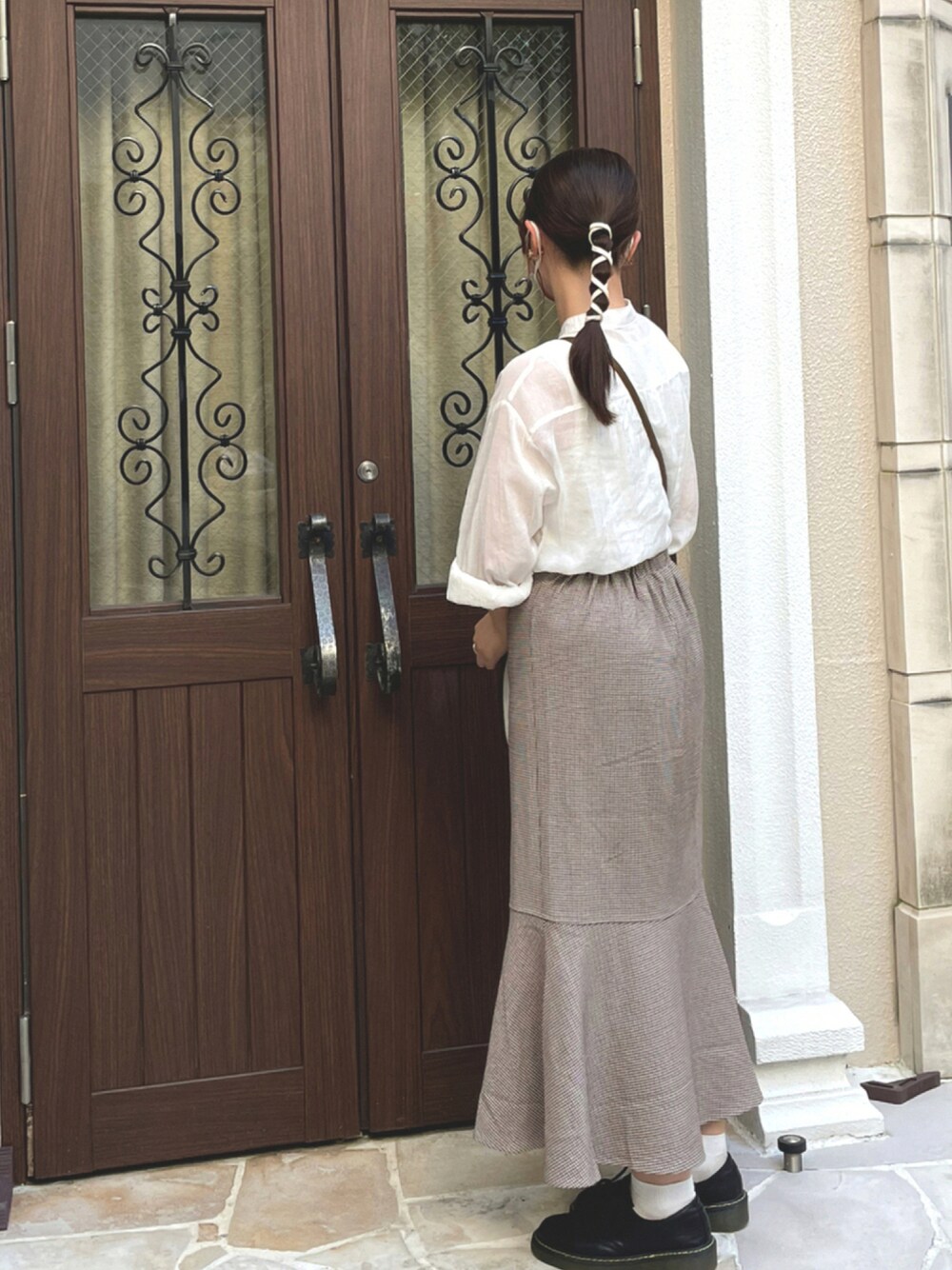 「プチプラ、ぽっちゃり、低身長コーデ、カフェコーデ、だから秋服が好き」｜「GRLのアイテム（シャツ/ブラウス、ホワイト系）」を使った、 YNさん（レディース・155cm）の秋コーディネートの1枚目の写真