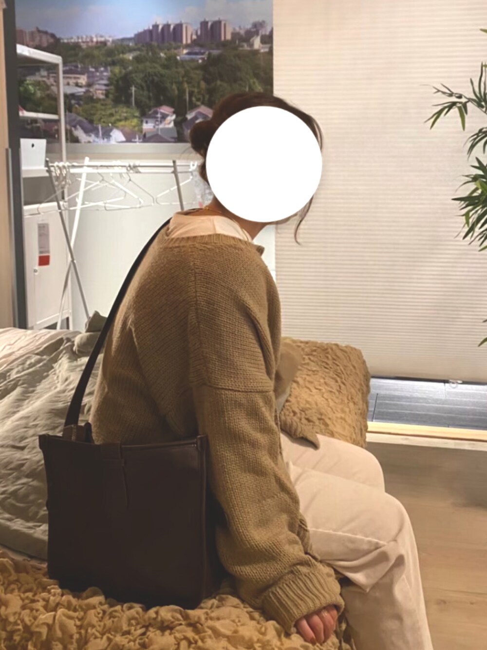 「秋服まるっと大公開、秋服コーデ、秋」｜「classicalelfの1枚でこなれ感。2WAYローゲージプルオーバー＆カーディガン（カーディガン/ボレロ、ブラウン系）」を使った、 YNさん（レディース・155cm）の秋コーディネートの1枚目の写真
