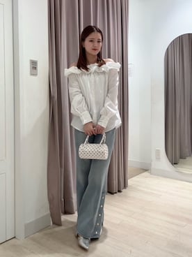 「mystic（ミスティック）の【3サイズ展開】ボタンスリットフレアデニム（デニムパンツ）」を使った、miyuuさん（レディース・164cm）の春コーディネート