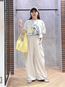 「PAGEBOY（ページボーイ）のトライアングルBAG（トートバッグ、イエロー系）」を使った、myuさん（レディース・158cm）の春コーディネート