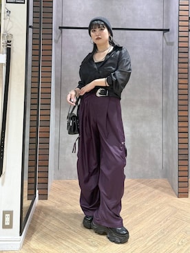 「PAGEBOY（ページボーイ）のZIPタックカーゴパンツ【裾ドローコード付き】（カーゴパンツ、パープル系）」を使った、myuさん（レディース・158cm）の夏コーディネート
