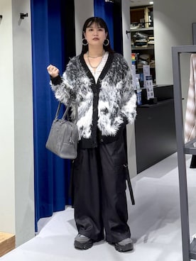 「アイテム（ボストンバッグ、グレー系）」を使った、myuさん（レディース・160cm）の秋コーディネート