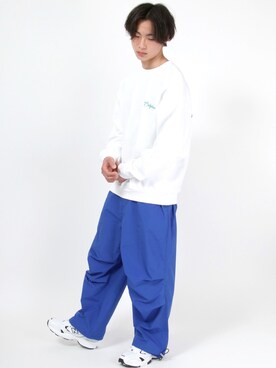 「ブルー x ホワイト」｜「アイテム（その他）」を使った、Salong hameu【Official】さん（メンズ・174cm）の冬コーディネート