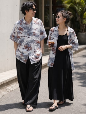 「Salong hameu（サロン ハミュー）の選べる21色展開 レーヨン アロハシャツ/オープンカラー 総柄シャツ 半袖 ビッグシルエット ユニセックス（シャツ/ブラウス、ホワイト系）」を使った、Salong hameu【Official】さん（レディース・160cm）の夏コーディネート