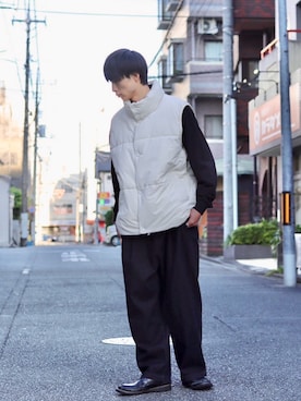 「アイテム（ダウンベスト、ホワイト系）」を使った、Salong hameu【Official】さん（メンズ・174cm）の秋コーディネート