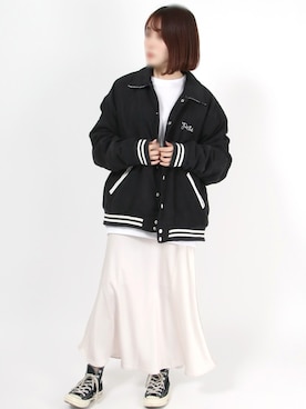 「ブラック×ホワイト」｜「アイテム（スタジャン）」を使った、Salong hameu【Official】さん（レディース・157cm）の冬コーディネート