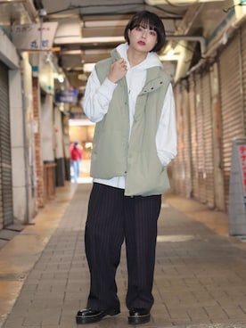 「アイテム（ダウンベスト）」を使った、Salong hameu【Official】さん（レディース・165cm）の秋コーディネート
