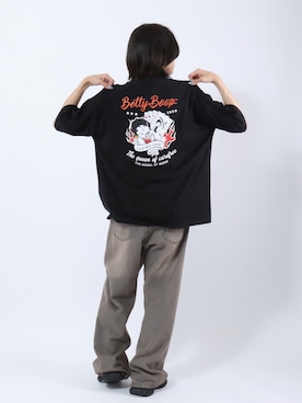 「BETTY BOOP（ベティ・ブープ）の別注 BETTY BOOP（ベティー ブープ）キャラクタープリントTシャツ メンズ レディース ユニセックス（Tシャツ/カットソー、ホワイト系）」を使った、Salong hameu【Official】さん（メンズ・175cm）の夏コーディネート