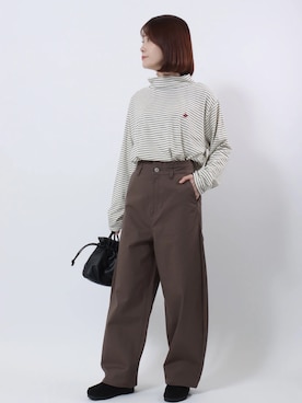 「アイテム（チノパンツ）」を使った、Salong hameu【Official】さん（レディース・157cm）の秋コーディネート