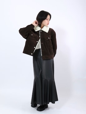 「アイテム（デニムジャケット）」を使った、Salong hameu【Official】さん（レディース・165cm）の秋コーディネート