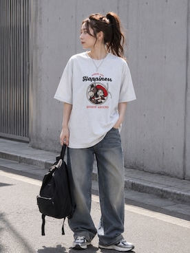 「Disney（ディズニー）のDisney（ディズニー）キャラクター サガラ刺繍Tシャツ/ビッグシルエット半袖 レディース ユニセックス（Tシャツ/カットソー、グレー系）」を使った、Salong hameu【Official】さん（メンズ・175cm）の夏コーディネート