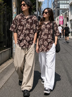 「Salong hameu（サロン ハミュー）の選べる21色展開 レーヨン アロハシャツ/オープンカラー 総柄シャツ 半袖 ビッグシルエット ユニセックス（シャツ/ブラウス、ブラウン系）」を使った、Salong hameu【Official】さん（レディース・160cm）の夏コーディネート