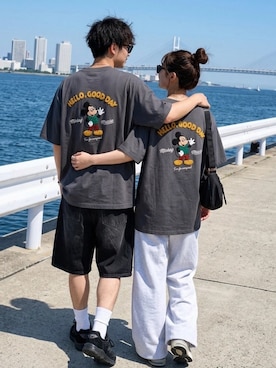 「Disney（ディズニー）のDisney（ディズニー）ミッキーマウス バックプリント＆サガラ刺繍 ビッグシルエットTシャツ/ユニセックス（Tシャツ/カットソー、ブラック系）」を使った、Salong hameu【Official】さん（レディース・160cm）の夏コーディネート