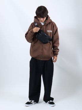 「アイテム（ボディバッグ/ウエストポーチ）」を使った、Salong hameu【Official】さん（メンズ・173cm）の秋コーディネート