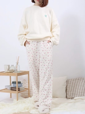 「アイテム（スウェットパンツ）」を使った、Salong hameu【Official】さん（レディース・157cm）の秋コーディネート