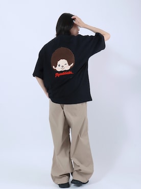 「Salong hameu（サロン ハミュー）のモンチッチ サガラ刺繍バックプリントTシャツ/ビッグシルエット レトロキャラ 韓国人気 ストリート ユニセックス（Tシャツ/カットソー、ブラック系）」を使った、Salong hameu【Official】さん（メンズ・175cm）の夏コーディネート