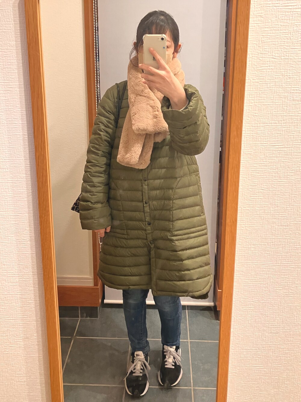 「Traditional WeatherwearのARKLEY LONG DOWN PACKABLE/アークリー ロングダウン パッカブル（ダウンジャケット/コート、グリーン系）」を使った、ぴっぴさん（レディース・157cm）の冬コーディネートの1枚目の写真