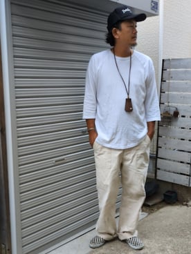 「アイテム（スリッポン）」を使った、アメイキさん（メンズ・177cm）の秋コーディネート