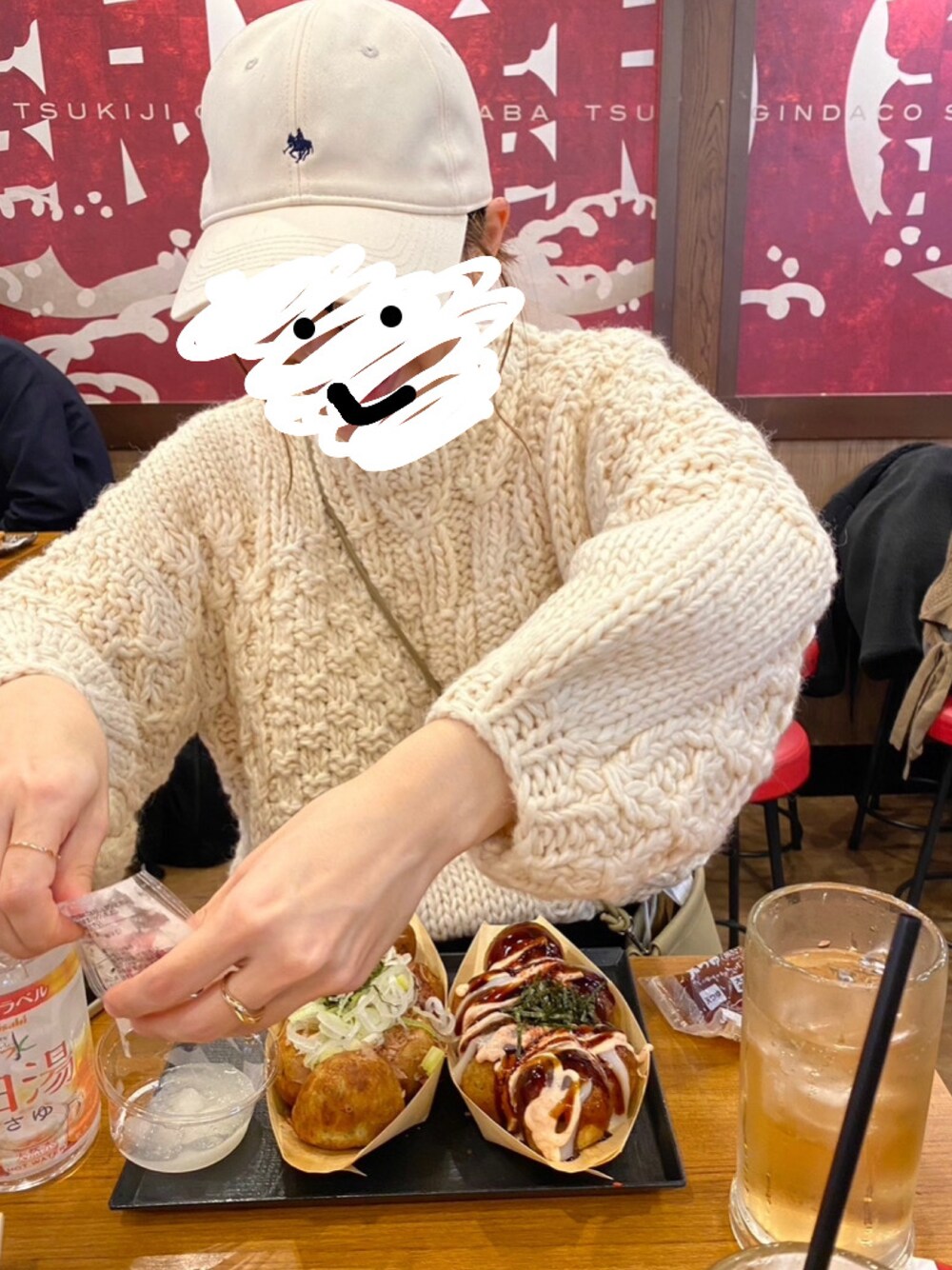 「きれいめカジュアル、秋冬コーデ、大人コーデ、ビッグシルエット、おしゃれさんと繋がりたい、キャップ、おでかけコーデ」｜「Eaphiのアイテム（ニット/セーター、ベージュ系）」を使った、Yukiさん（レディース・156cm）の冬コーディネートの1枚目の写真