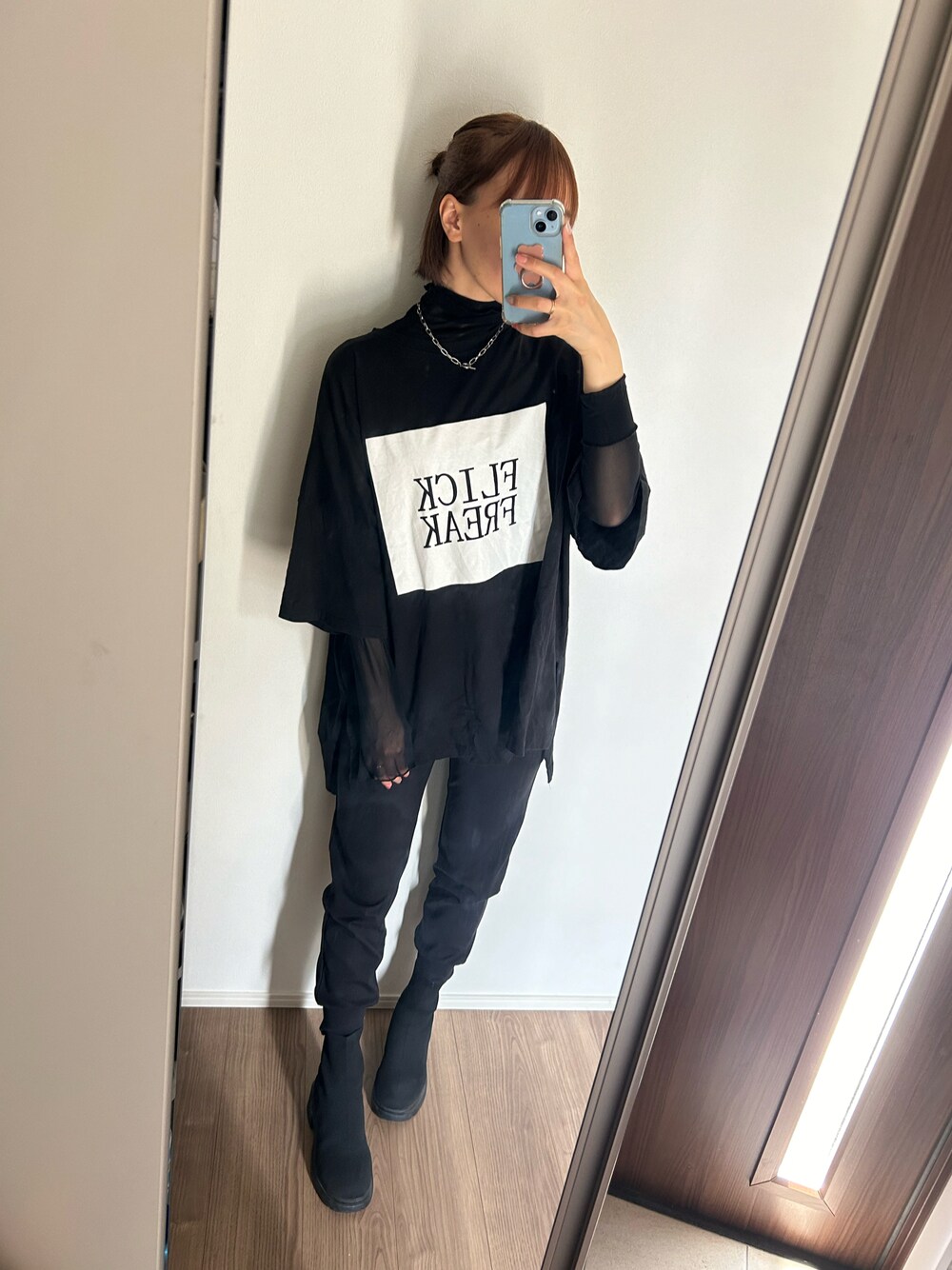 「モノトーン、休日スタイル、休日コーデ、シンプルスタイル、オールブラック、プリントT」｜「BOW WOWのアイテム（Tシャツ/カットソー、ブラック系）」を使った、ゆぴさん（レディース・162cm）の夏コーディネートの1枚目の写真
