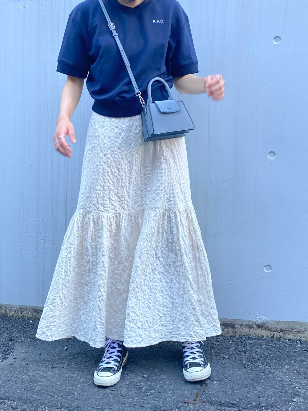 「A.P.C.、ZARA、PAGEBOY、converse、jouete、シンプルコーデ」｜「A.P.C.のSWEAT EVY-R  23PE（スウェット、ブルー系）」を使った、saraさん（レディース・160cm）の秋コーディネートの1枚目の写真