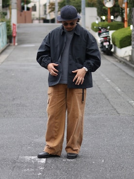 「ワークパンツ」｜「アイテム（カーゴパンツ、ブラウン系）」を使った、koji@しらふ酒場さん（メンズ・166cm）の秋コーディネート