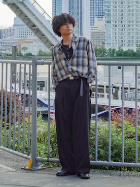 「AURALEE（オーラリー）のアイテム」を使った、平莉川己夢(コム)さん（メンズ・172cm）の夏コーディネート