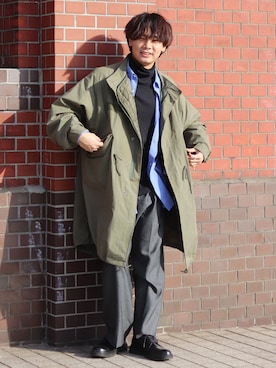 「カーキアウター」｜「アイテム（モッズコート）」を使った、平莉川己夢(コム)さん（メンズ・173cm）の冬コーディネート