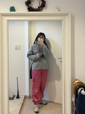 「アイテム（マフラー、ブルー系）」を使った、みたんさん（レディース・157cm）の冬コーディネート