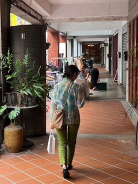 「KENZO（ケンゾー）のアイテム（パンツ）」を使った、はんみさん（レディース・157cm）の春コーディネート